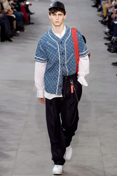 Look 10